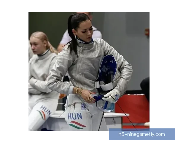 脱下护具后惊艳全场 匈牙利击剑手获赞“美得像AI”